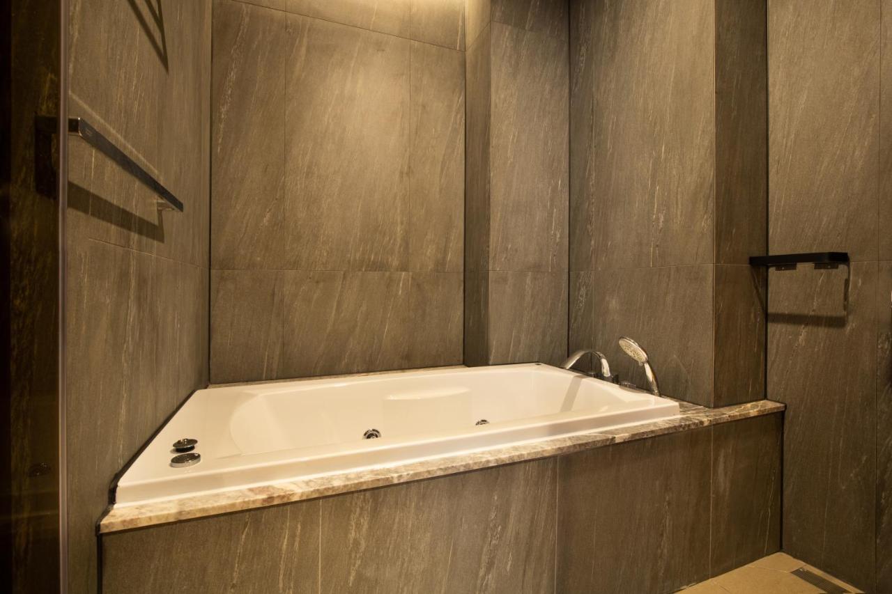 Jeonju Tourist Hotel Kkotsim ภายนอก รูปภาพ